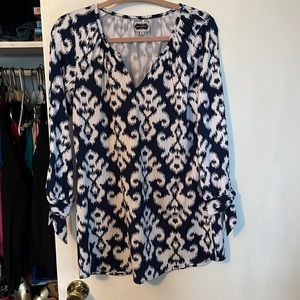 Mud pie size small. Navy blue and white. Excellent condition.